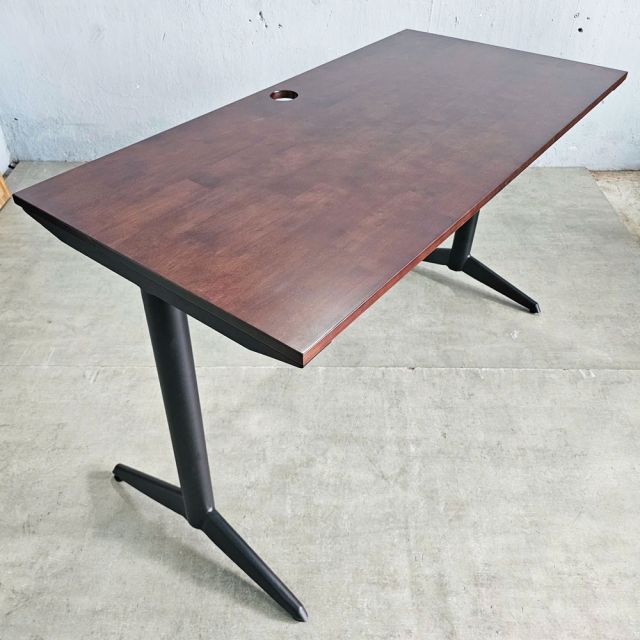 Bàn làm việc 120x60cm gỗ cao su chân sắt SPD68246