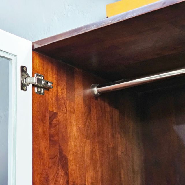 Tủ quần áo 80x55x200cm gỗ cao su TQA68064