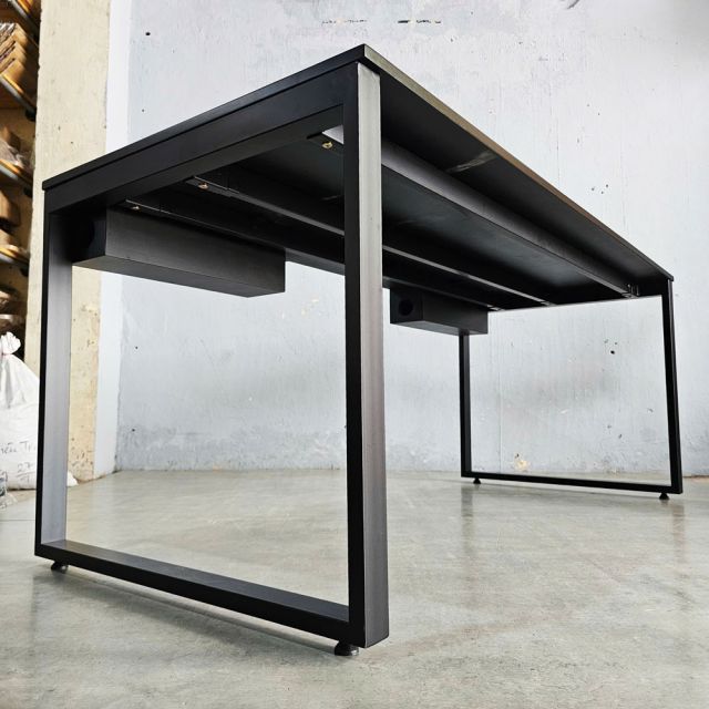 Bàn công nghệ ZDesk 180x80cm gỗ cao su ZD019