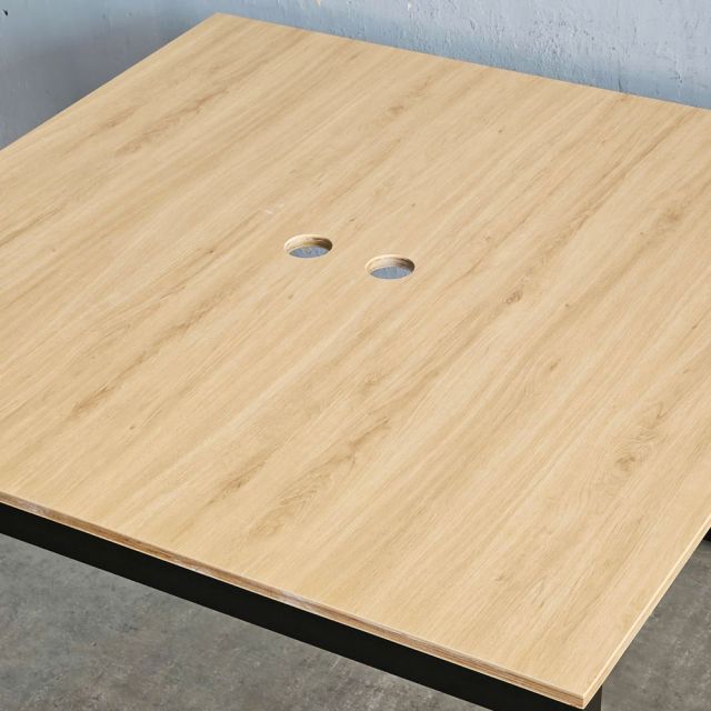 chân sắt lắp ráp cho bàn cụm 2 chỗ 120x120cm