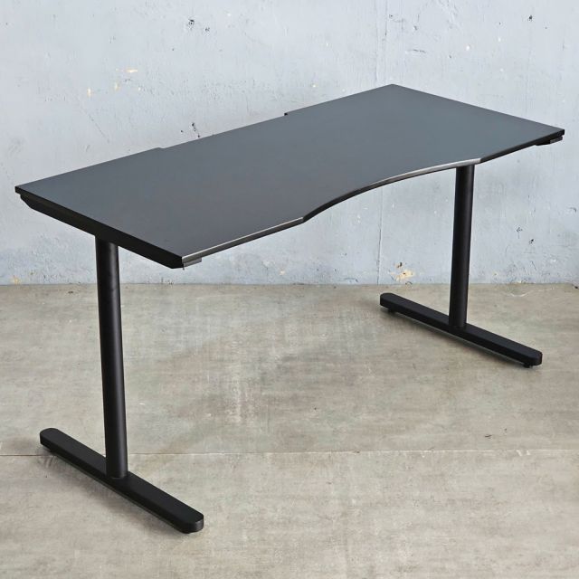 Bàn Gaming 150x70cm gỗ cao su chân sắt hệ TIO GD68105