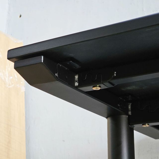 Bàn Gaming 150x70cm gỗ cao su chân sắt hệ TIO GD68105