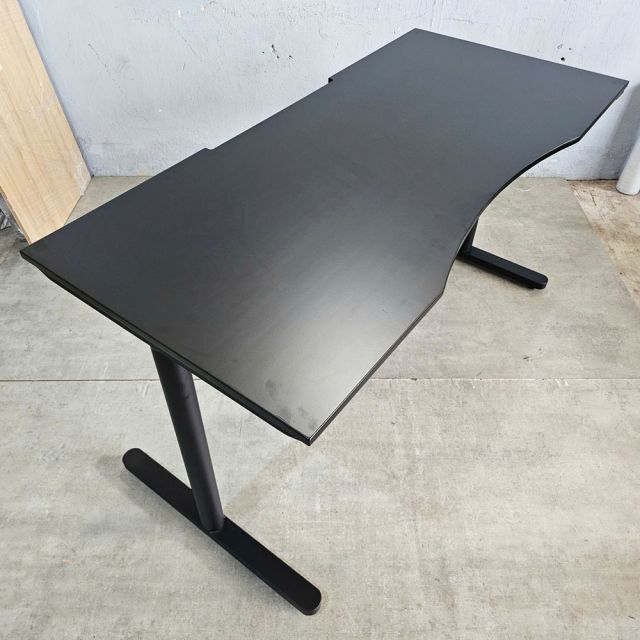 Bàn Gaming 150x70cm gỗ cao su chân sắt hệ TIO GD68105