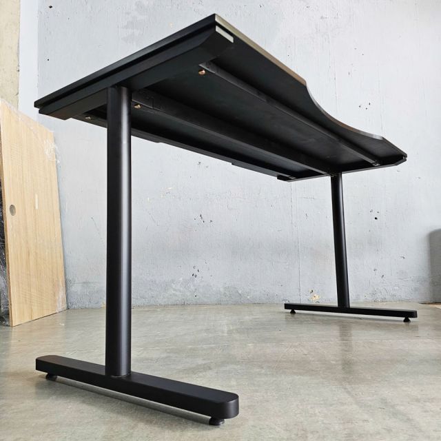 Bàn Gaming 150x70cm gỗ cao su chân sắt hệ TIO GD68105