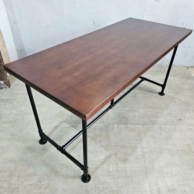 Bàn làm việc ống nước 150x68cm gỗ otim phủ venner sồi