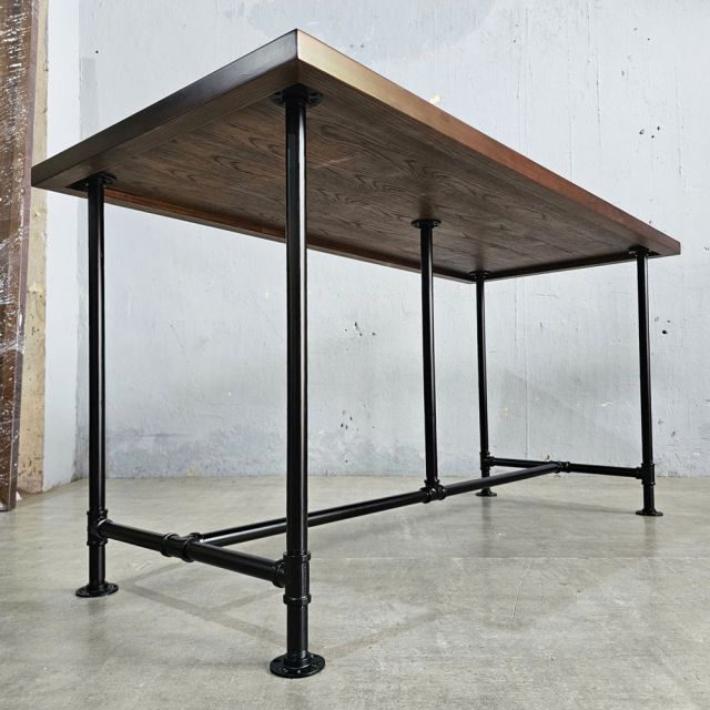 Bàn làm việc ống nước 150x68cm gỗ otim phủ venner sồi