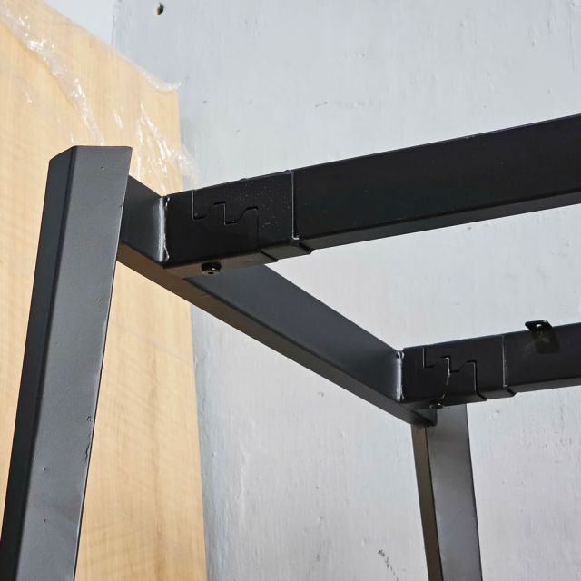 Bàn họp 180x90cm gỗ tràm chân sắt hệ Đa Giác HDG025