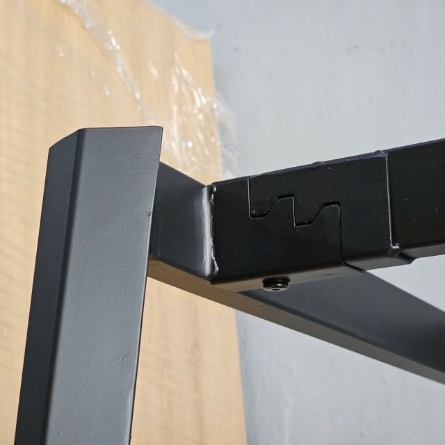 Chân sắt lắp ráp cho bàn họp 180x90cm hệ Đa Giác sơn tĩnh điện CHDG013