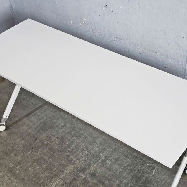 Bàn đào tạo gấp gọn 160x60cm gỗ cao su SPD68247