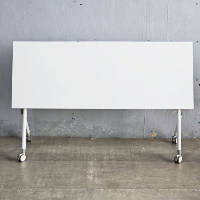 Bàn đào tạo gấp gọn 160x60cm gỗ cao su SPD68247