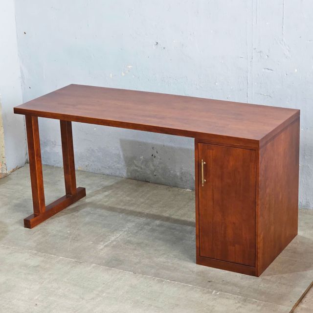 Bàn làm việc KAVET 152x60cm gỗ cao su BD68155