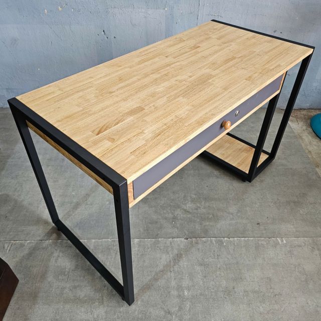 Bàn máy tính 126x60cm gỗ cao su COD68062