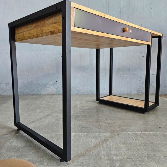 Bàn máy tính 126x60cm gỗ cao su COD68062