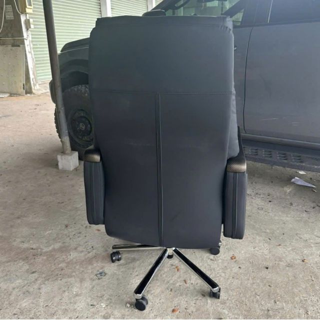 Ghế giám đốc bọc da lưng ngả có gác chân MF1695