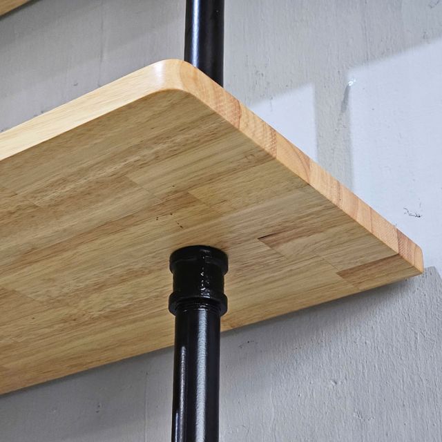 Kệ ống nước áp tường gỗ cao su PPF021
