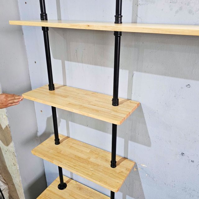 Kệ ống nước áp tường gỗ cao su PPF021