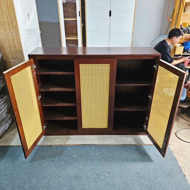Tủ để giầy dép 140x35x110cm gỗ cao su KG68094