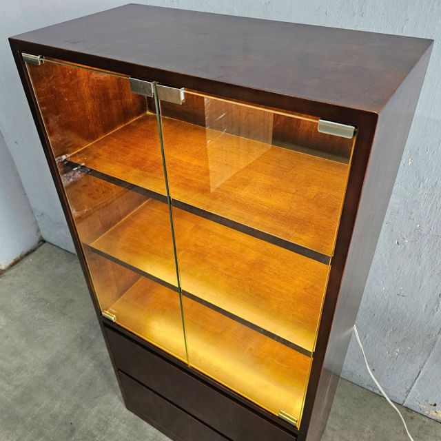 Tủ trưng bày cửa kính 60x30x120cm gỗ cao su KTT68032