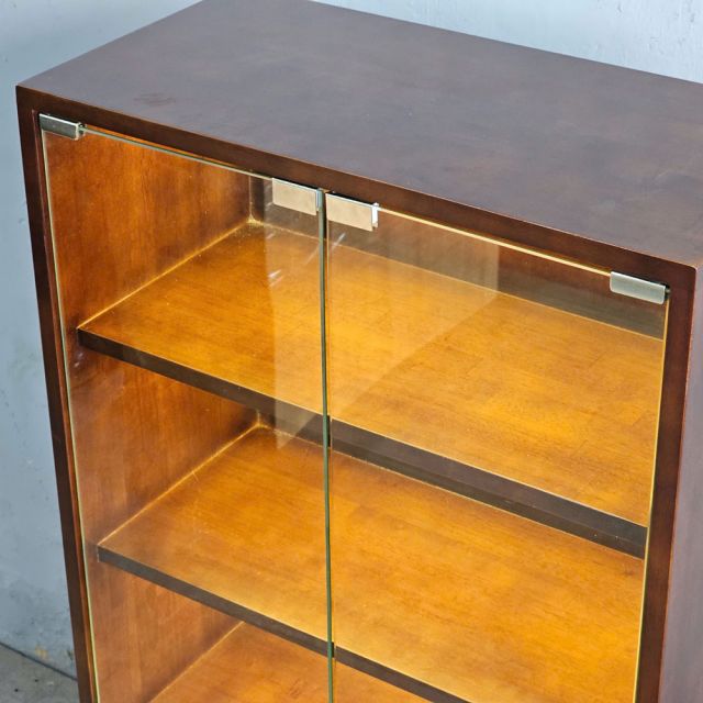 Tủ trưng bày cửa kính 60x30x120cm gỗ cao su KTT68032