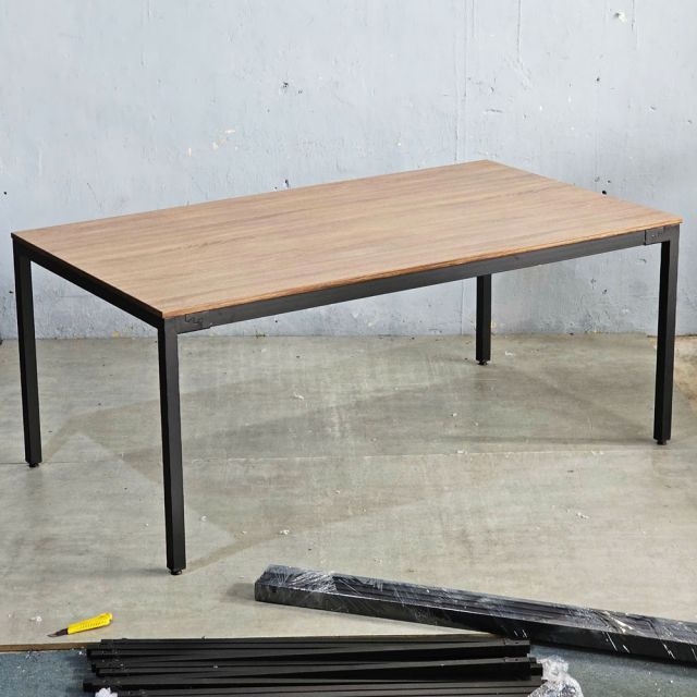 Bàn họp 180x100cm gỗ plywood hệ UConcept HBUC067