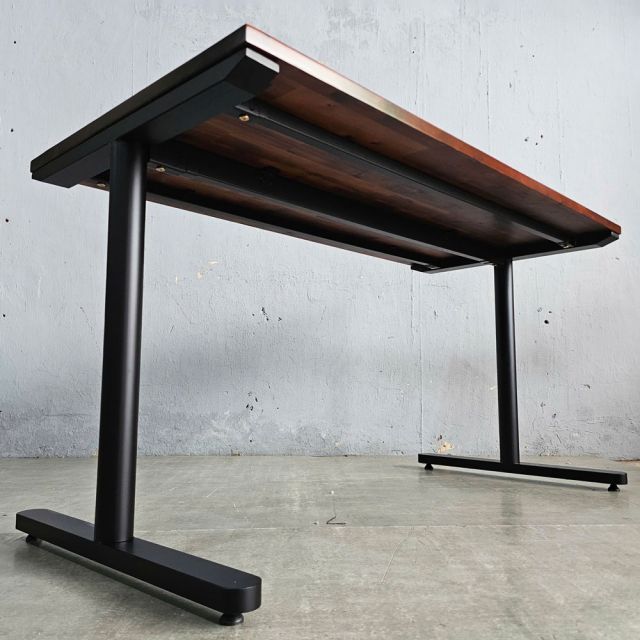 Bàn làm việc 140x70cm gỗ tràm hệ TIO HBTO033