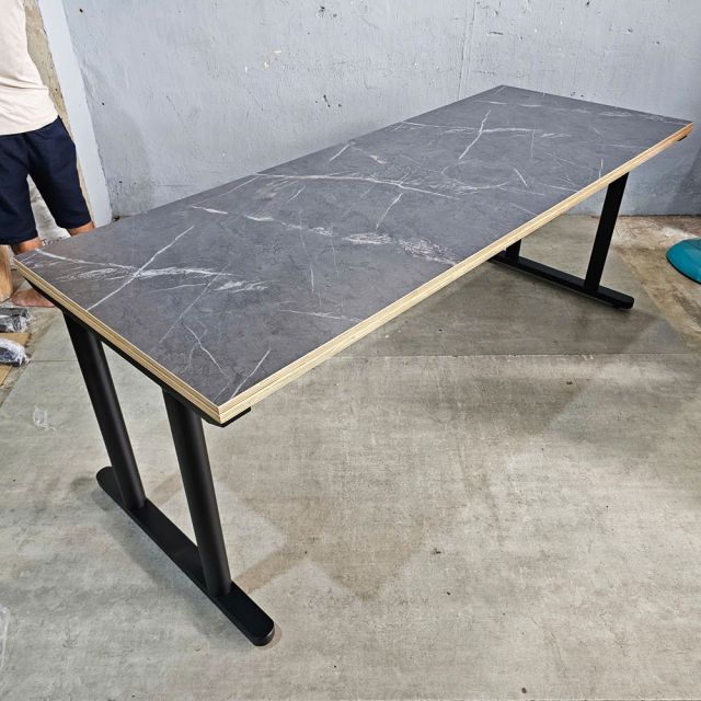 Bàn làm việc 200x75cm gỗ plywood vân giả đá hệ TIO HBTO034