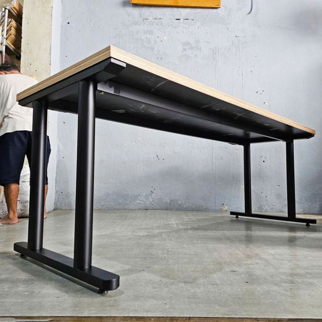 Bàn làm việc 200x75cm gỗ plywood vân giả đá hệ TIO HBTO034
