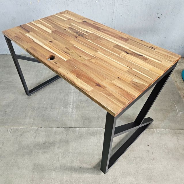Bàn làm việc 120x70cm gỗ tràm chân hệ KConcept HBWD048
