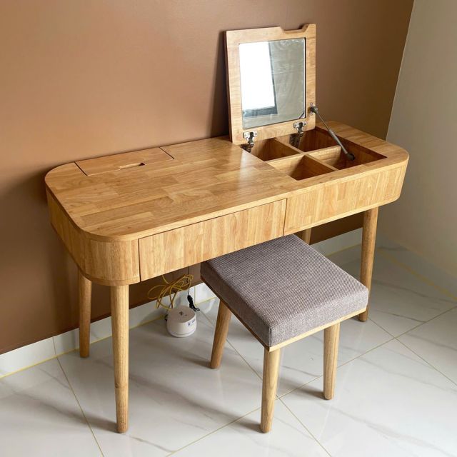 Bàn trang điểm 120x50cm gỗ cao su BTD68075