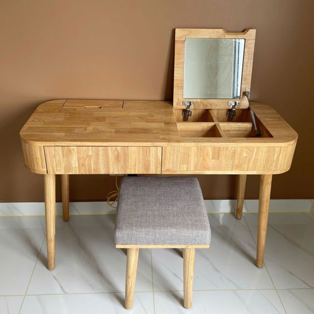 Bàn trang điểm 120x50cm gỗ cao su BTD68075