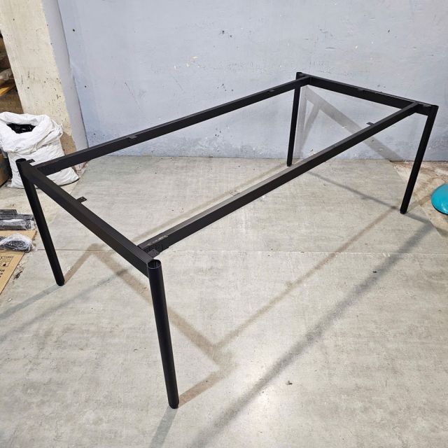 Chân sắt lắp ráp cho bàn họp 200x100cm hệ OMA II sơn tĩnh điện HCOM208