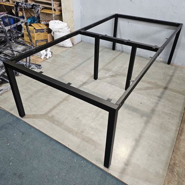 Chân sắt lắp ráp cho bàn họp 240x120cm hệ UConcpet HCUC029