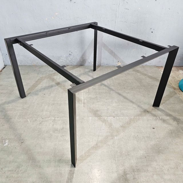 Chân bàn cụm 2 hệ Trian Concept 120x120 lắp ráp HCTA011
