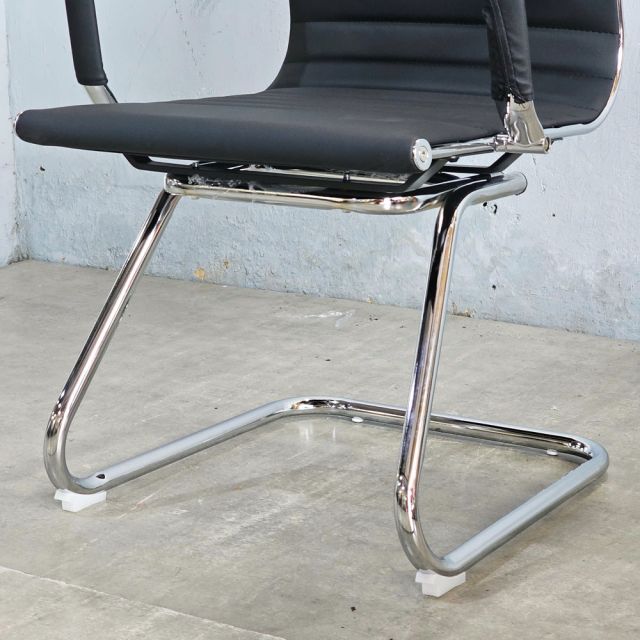 Ghế chân quỳ lưng thấp bọc da MF06