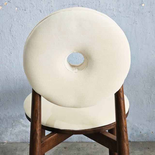 Ghế Donut gỗ Ash bọc vải nhung GCF310