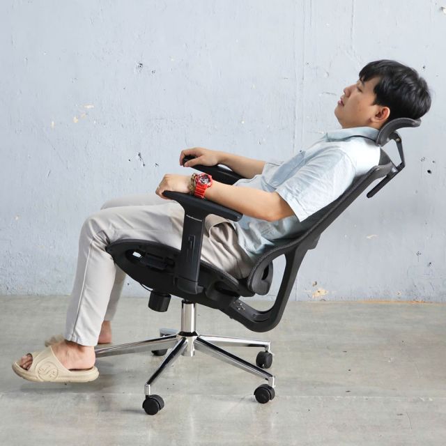 Ghế xoay lưới văn phòng lưng cao M1112-01
