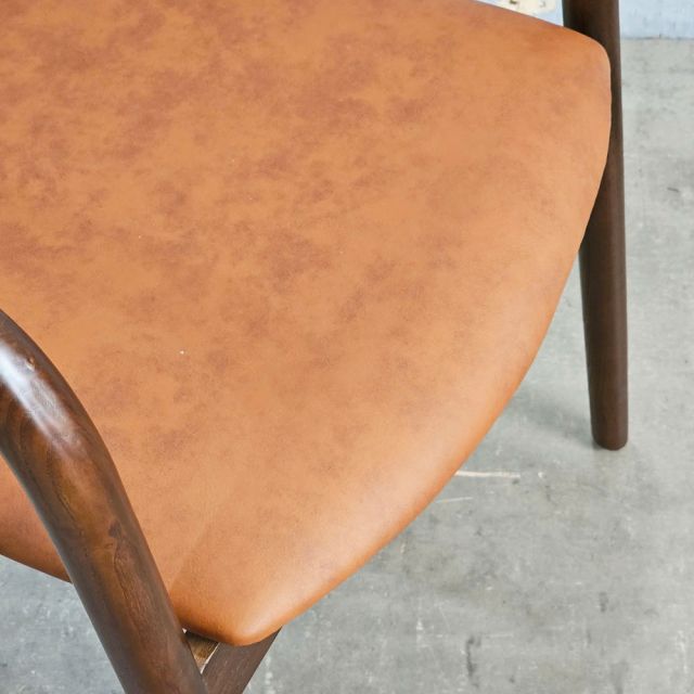 Ghế Neva khung gỗ tần bì Ash bọc nệm GCF178