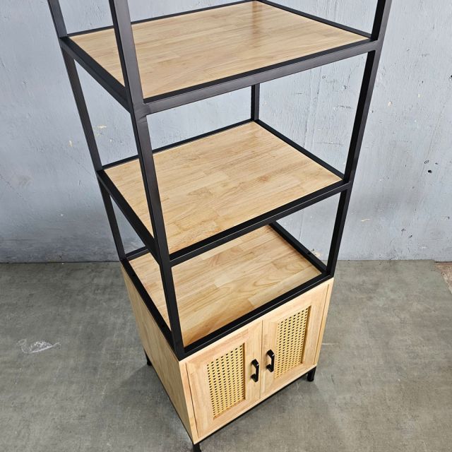 Kệ trang trí có tủ 57x44x200cm gỗ cao su KTT68033