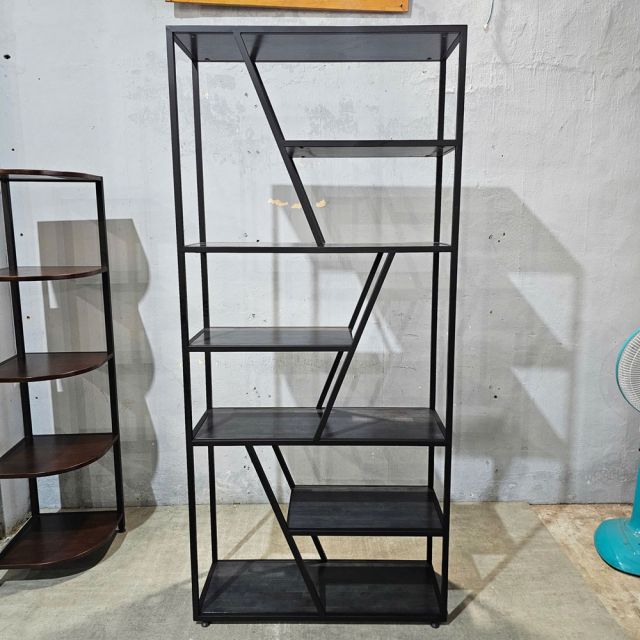 Kệ sách trang trí TRAP-SHELF gỗ cao su  KTB68044