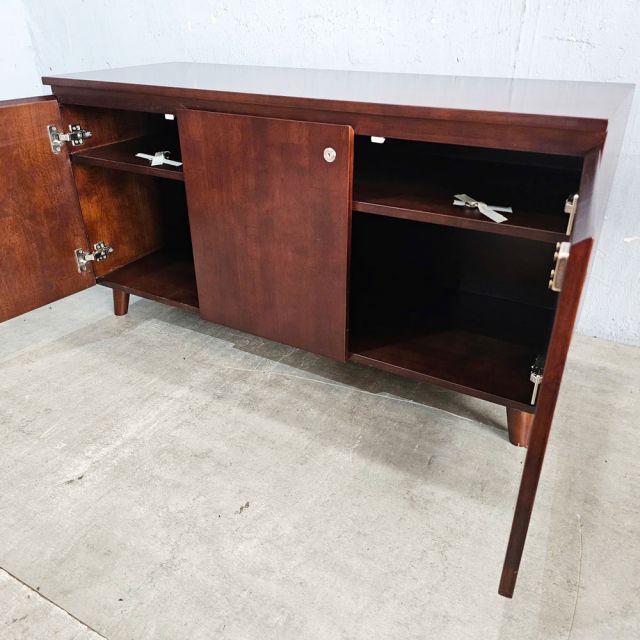 Tủ thấp 3 cánh 120x45x53cm gỗ cao su THS68087