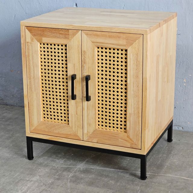 Kệ trang trí có tủ 57x44x50cm gỗ cao su KTT68034