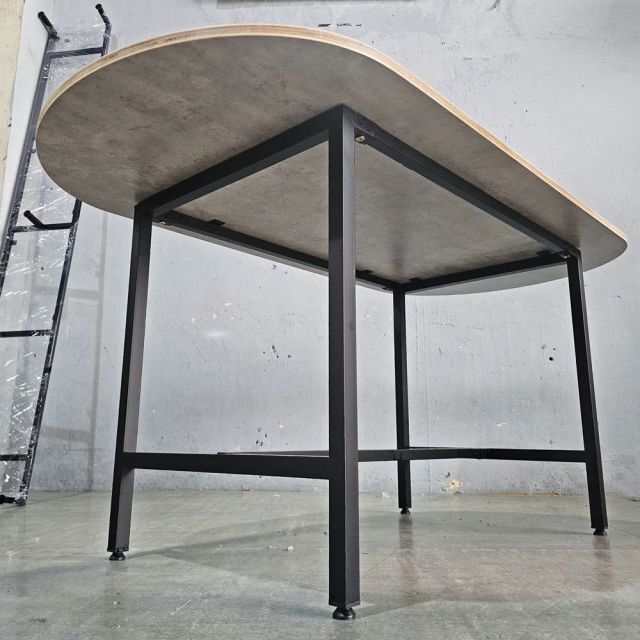 Bàn ăn oval 160x80cm DELY gỗ cao su chân sắt BA68085