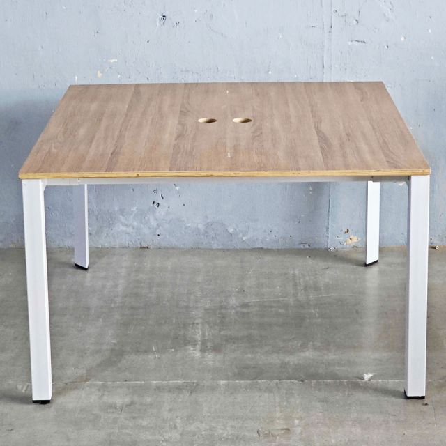 Bàn cụm 2 chỗ ngồi 120x120cm gỗ plywood hệ Trian HBTA025
