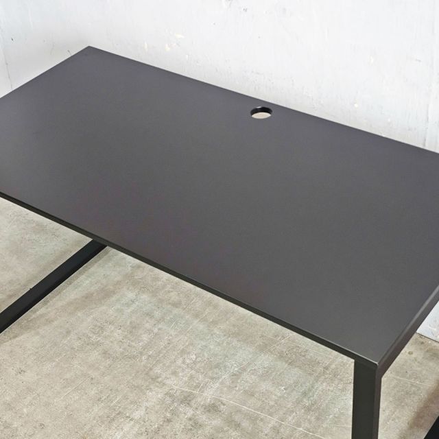 Bàn làm việc 140x70cm gỗ cao su hệ Rectang HBRT112
