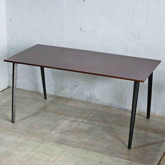 Bàn làm việc 160x80cm gỗ cao su hệ Đa Giác HDG020