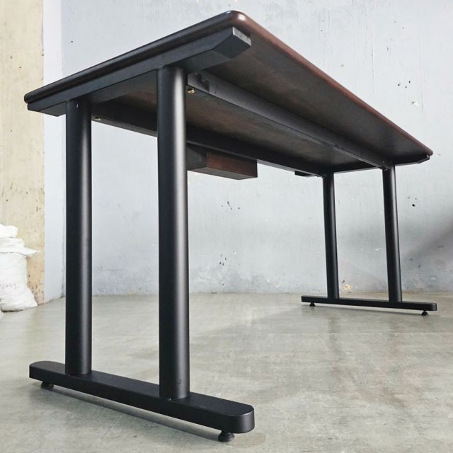 Bàn làm việc có hộc điện 160x70cm gỗ tràm hệ TIO ZD024