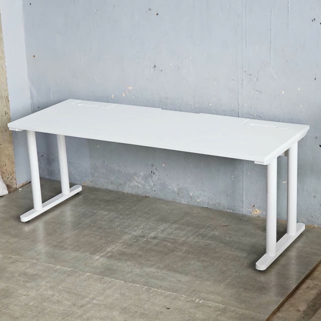 Bàn làm việc có hộp điện 180x70cm gỗ tràm hệ TIO HBTO035
