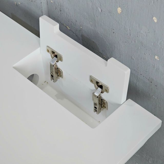 Bàn làm việc có hộp điện 180x70cm gỗ tràm hệ TIO HBTO035