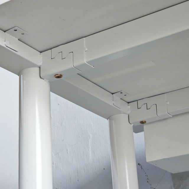 Bàn làm việc có hộp điện 180x70cm gỗ tràm hệ TIO HBTO035