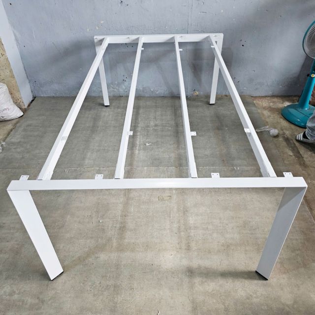 Chân sắt lắp ráp 200x120cm hệ Trian HCTA025